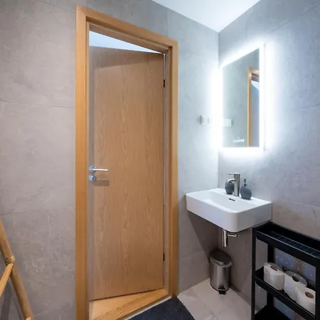 Beautiful New 3br In Great Location 탈린